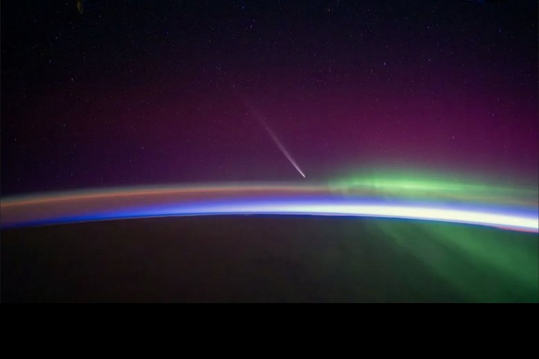 PLANETARIUM / Polowanie na kometę i seanse