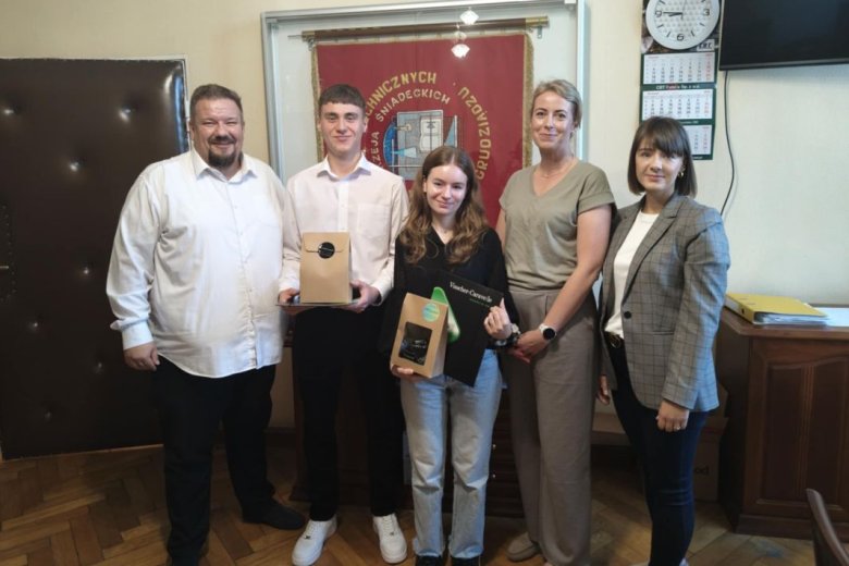 Stypendia od Visscher-Caravelle Poland